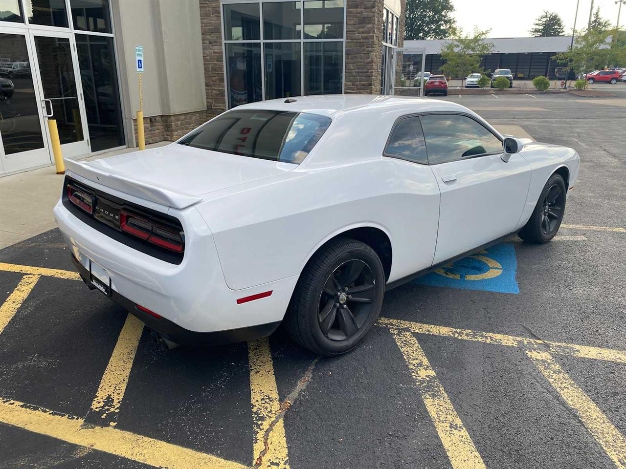 Dodge Challenger SXT 2021