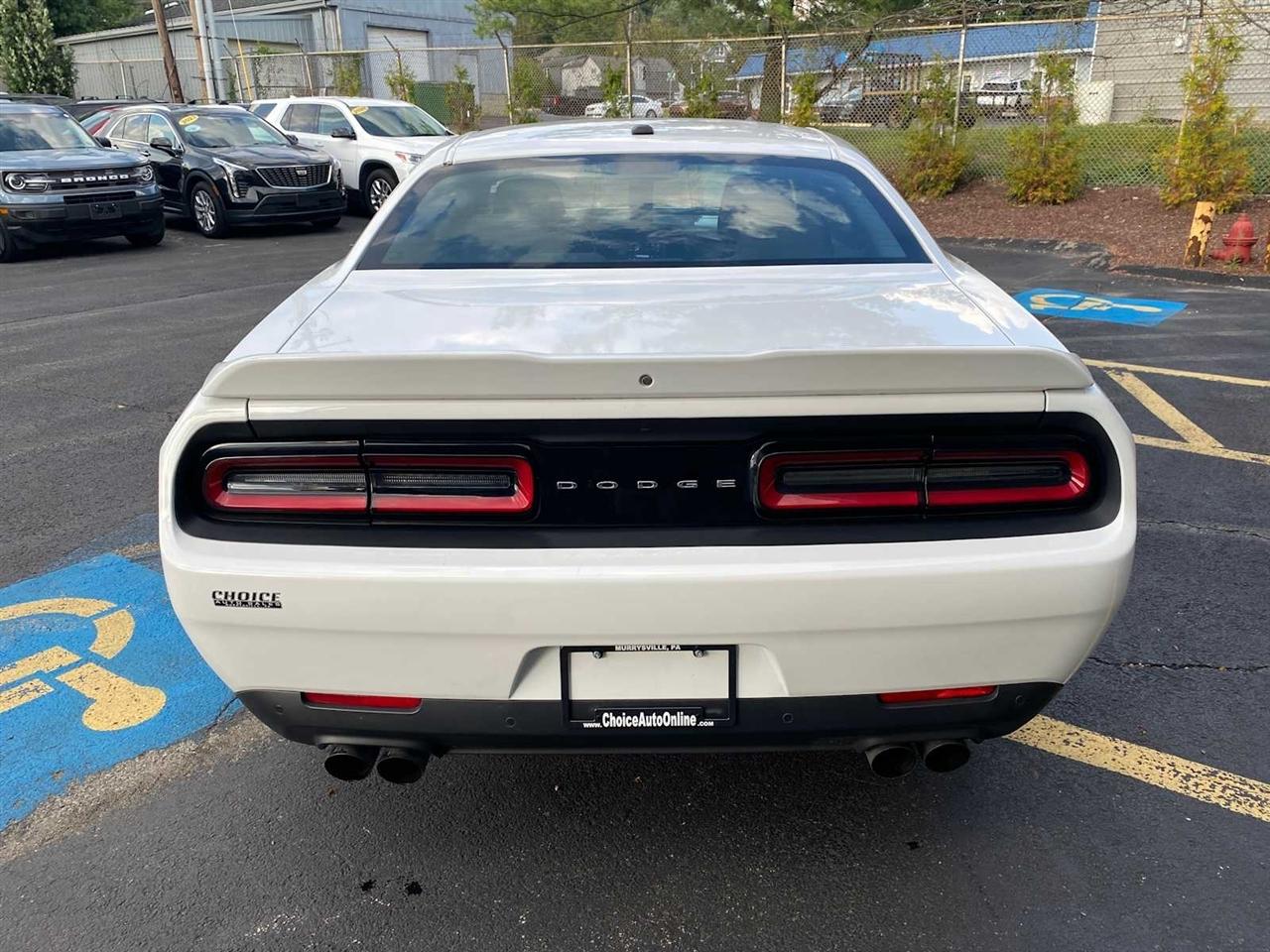 Dodge Challenger SXT 2021