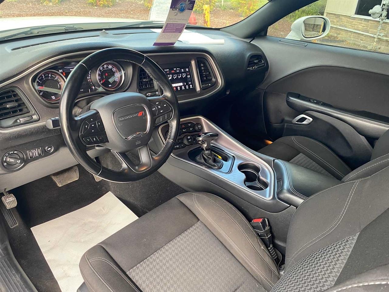 Dodge Challenger SXT 2021