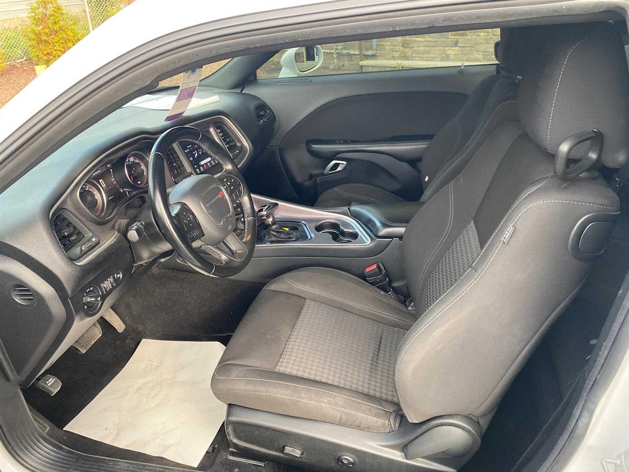 Dodge Challenger SXT 2021