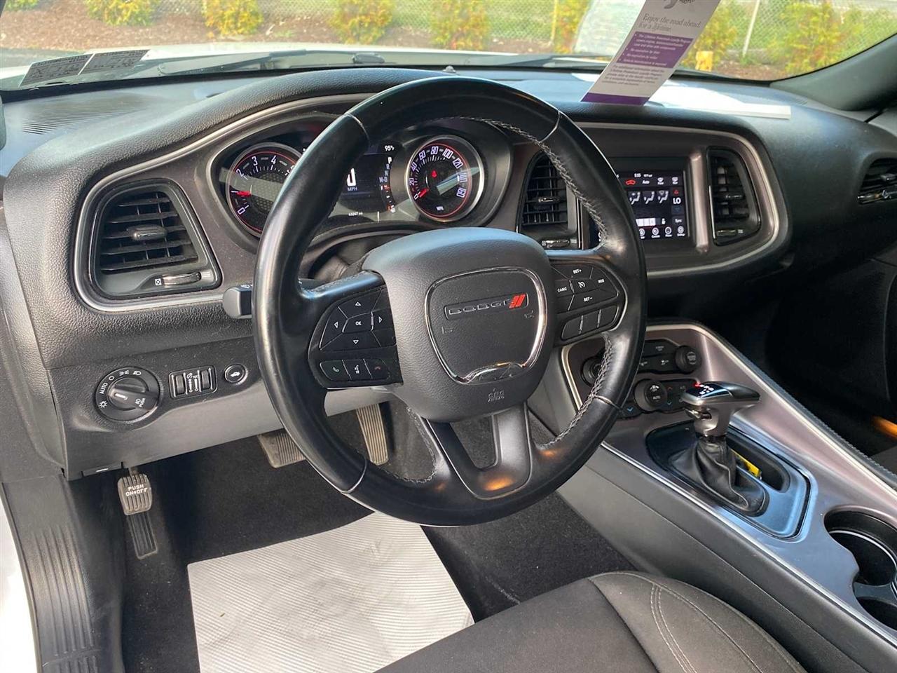 Dodge Challenger SXT 2021