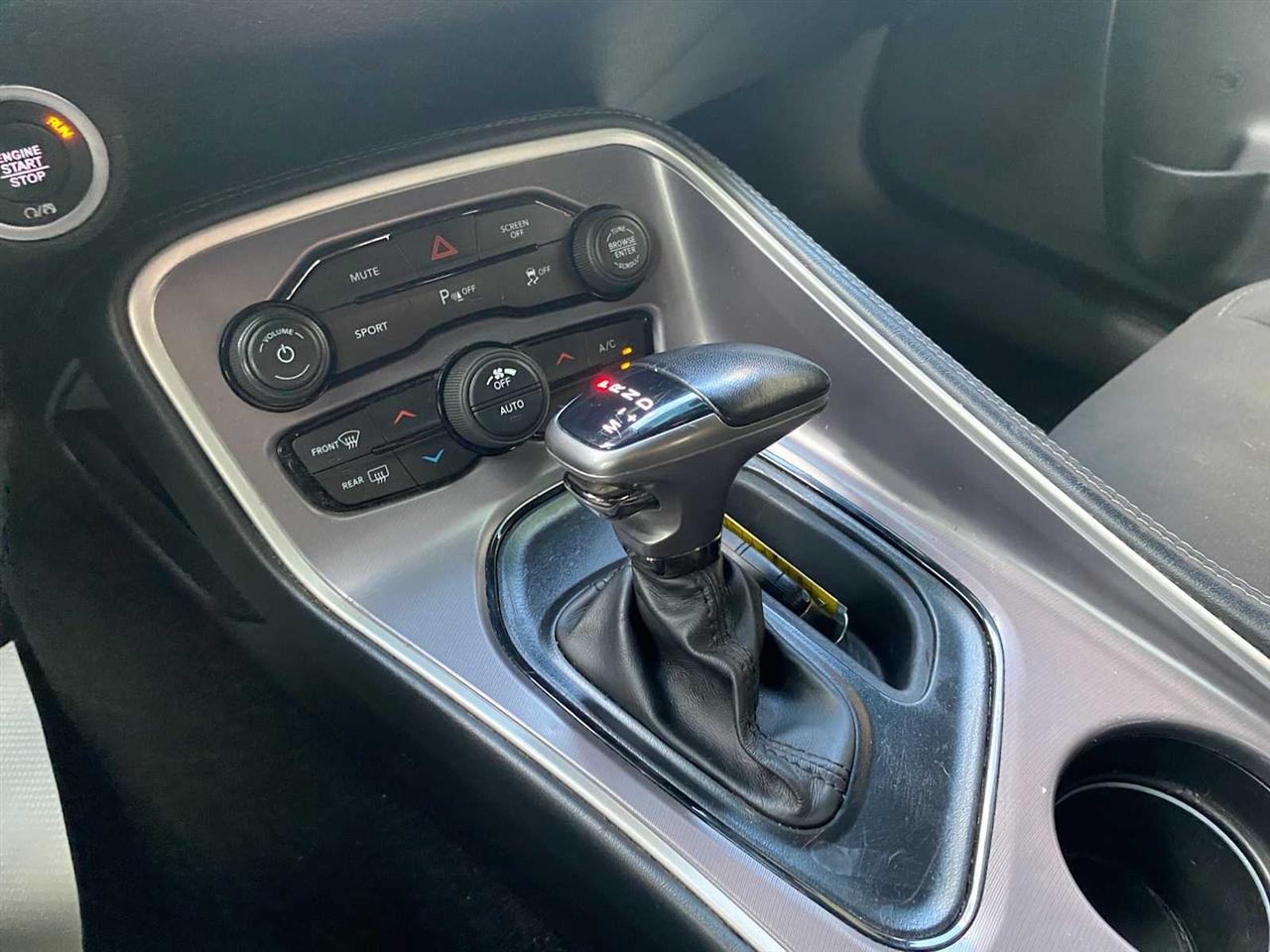 Dodge Challenger SXT 2021