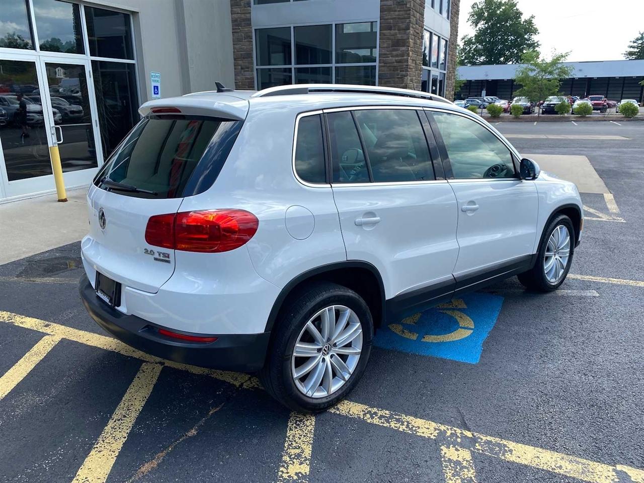 Volkswagen Tiguan S 4Motion 2012