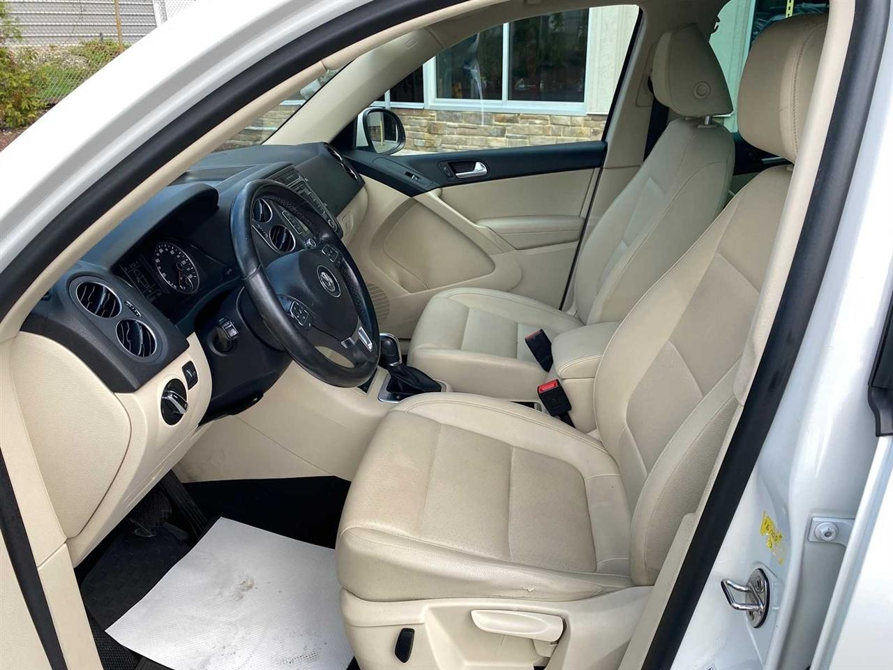 Volkswagen Tiguan S 4Motion 2012