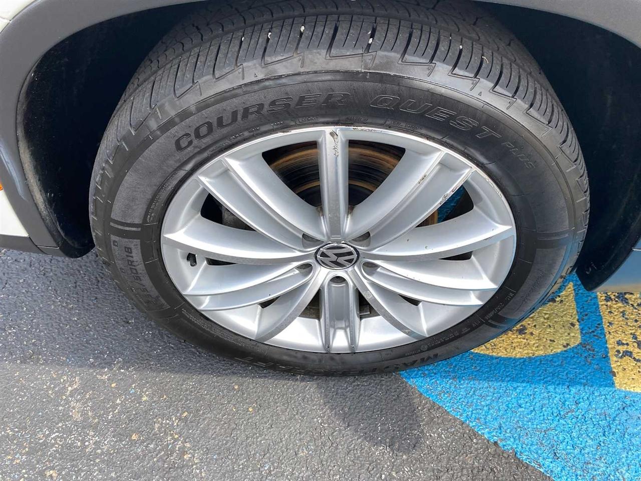 Volkswagen Tiguan S 4Motion 2012