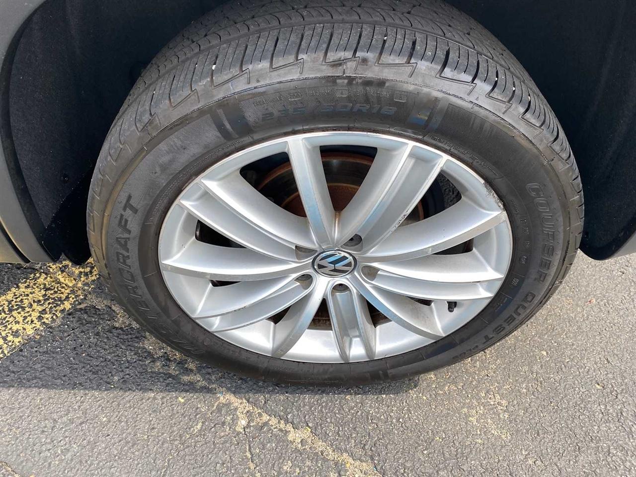 Volkswagen Tiguan S 4Motion 2012
