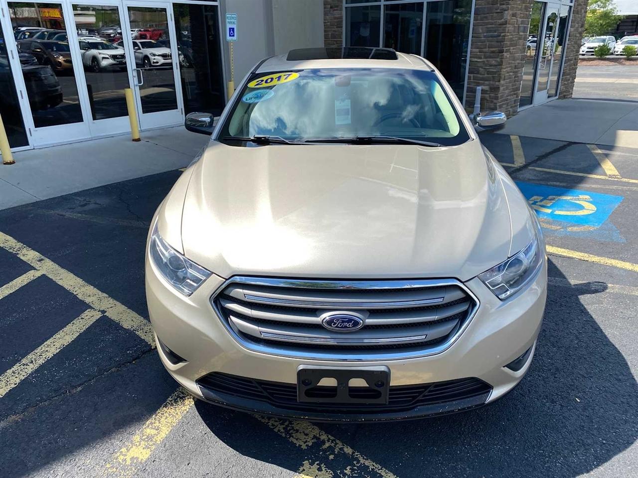 Ford Taurus SEL FWD 2017