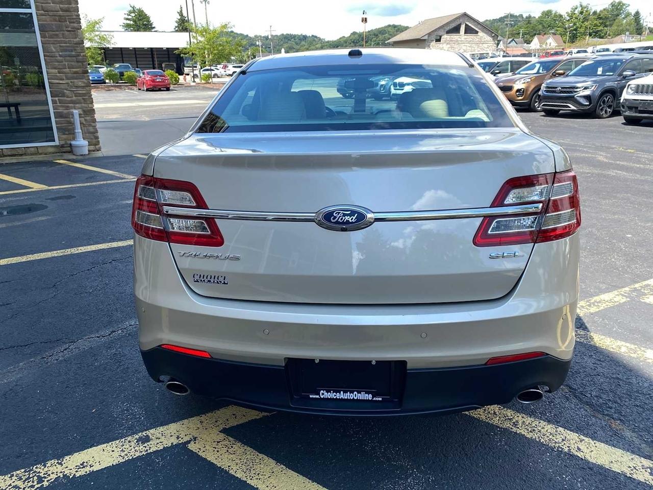 Ford Taurus SEL FWD 2017