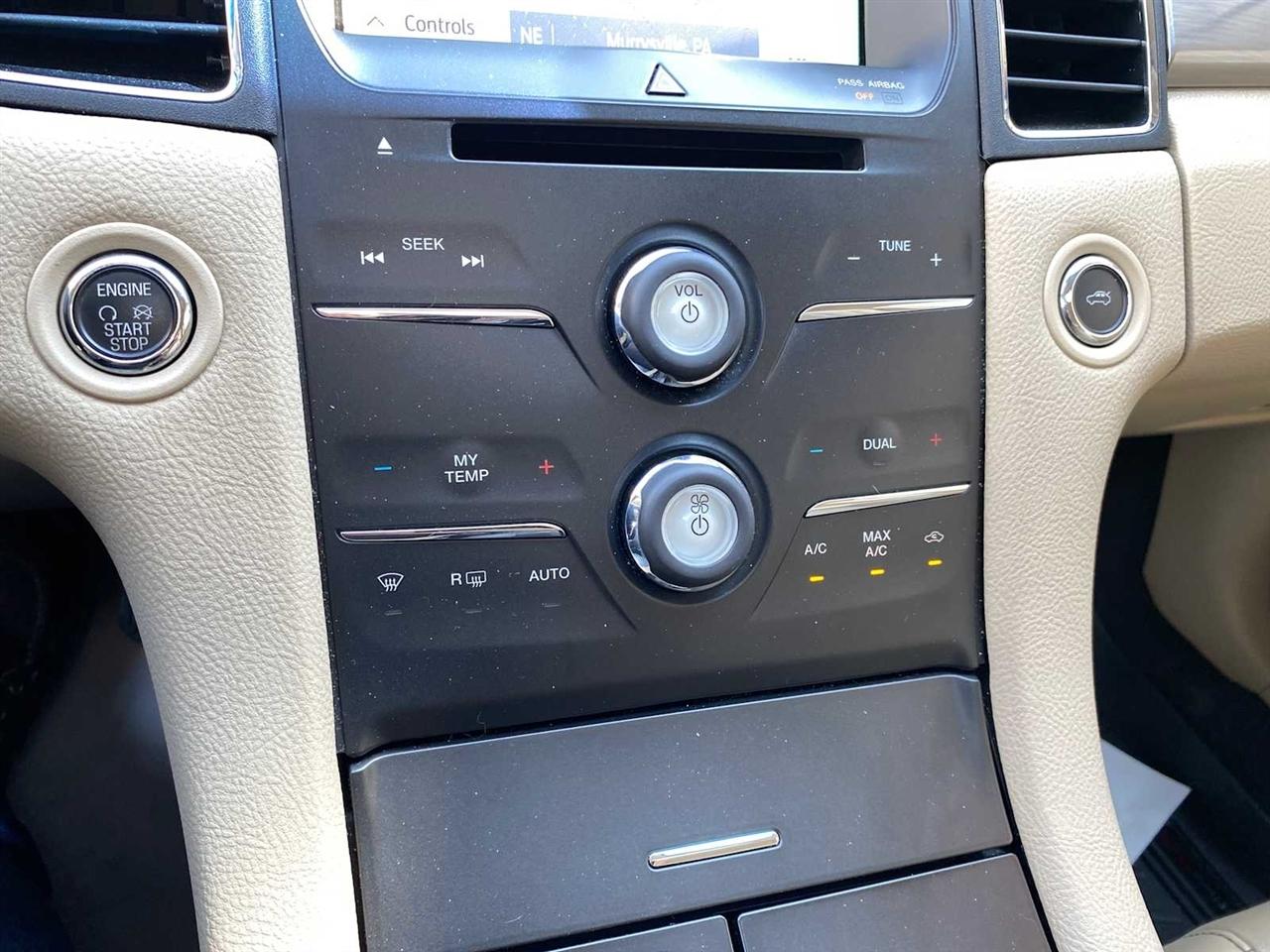 Ford Taurus SEL FWD 2017