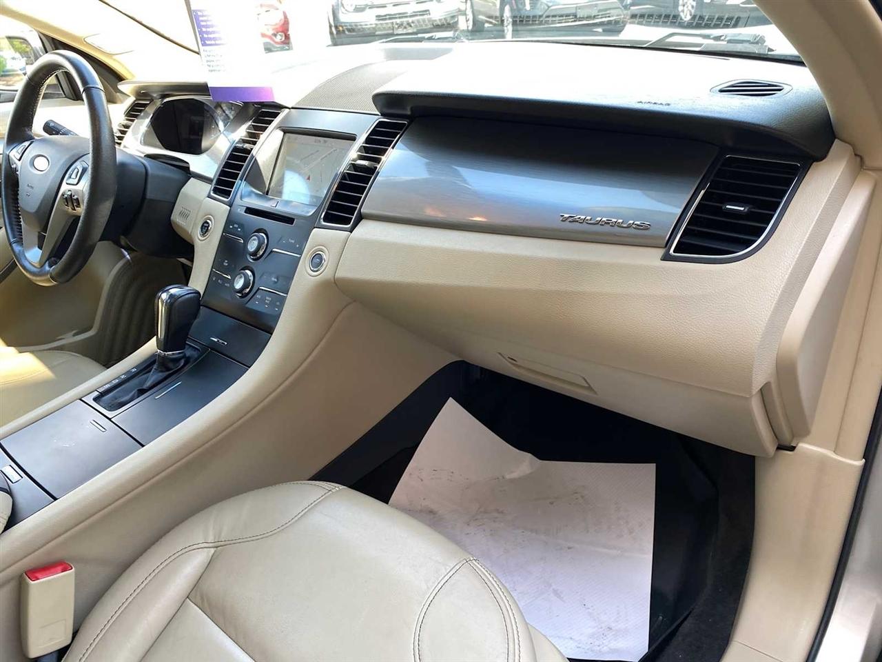 Ford Taurus SEL FWD 2017