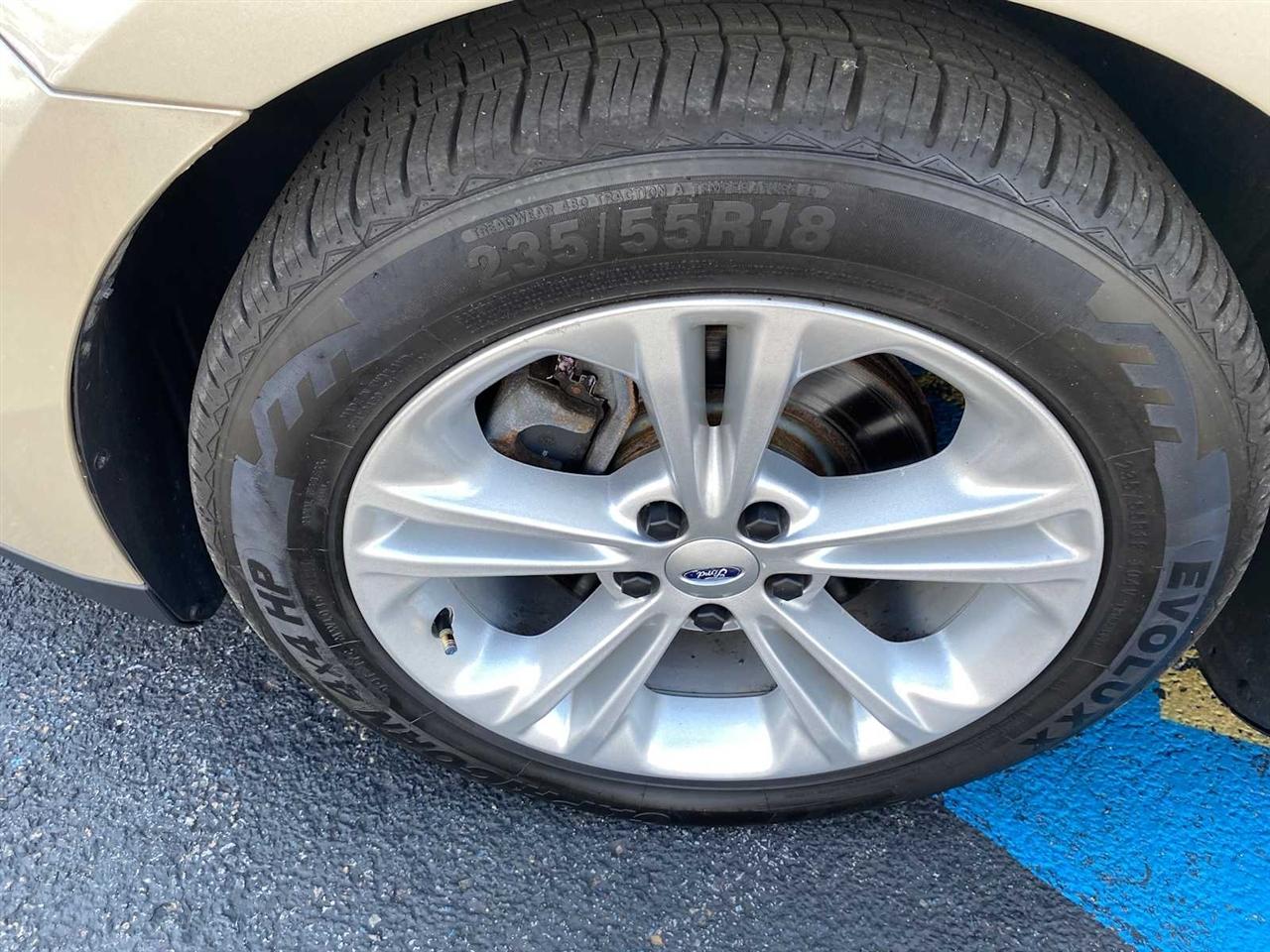 Ford Taurus SEL FWD 2017