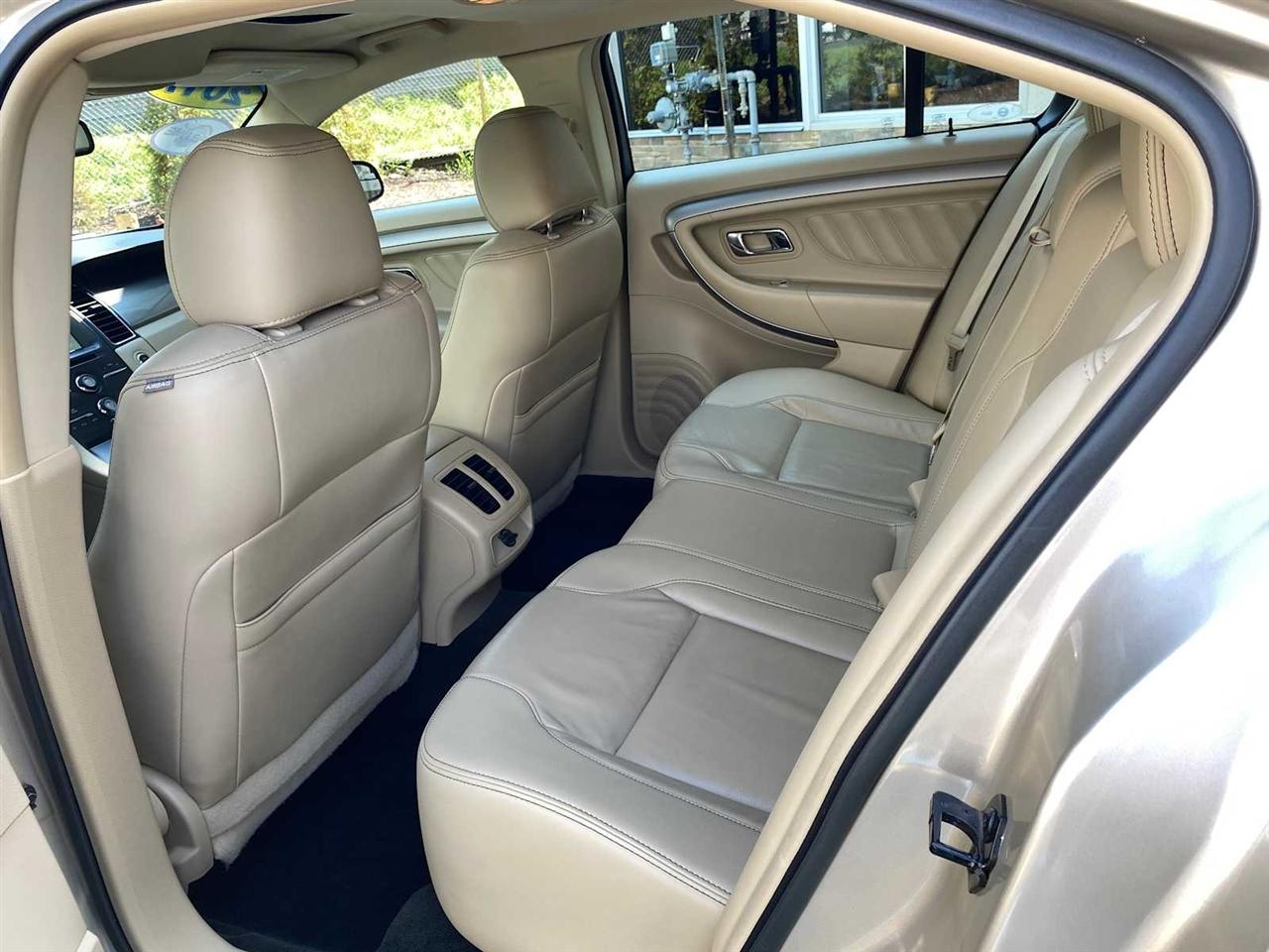 Ford Taurus SEL FWD 2017
