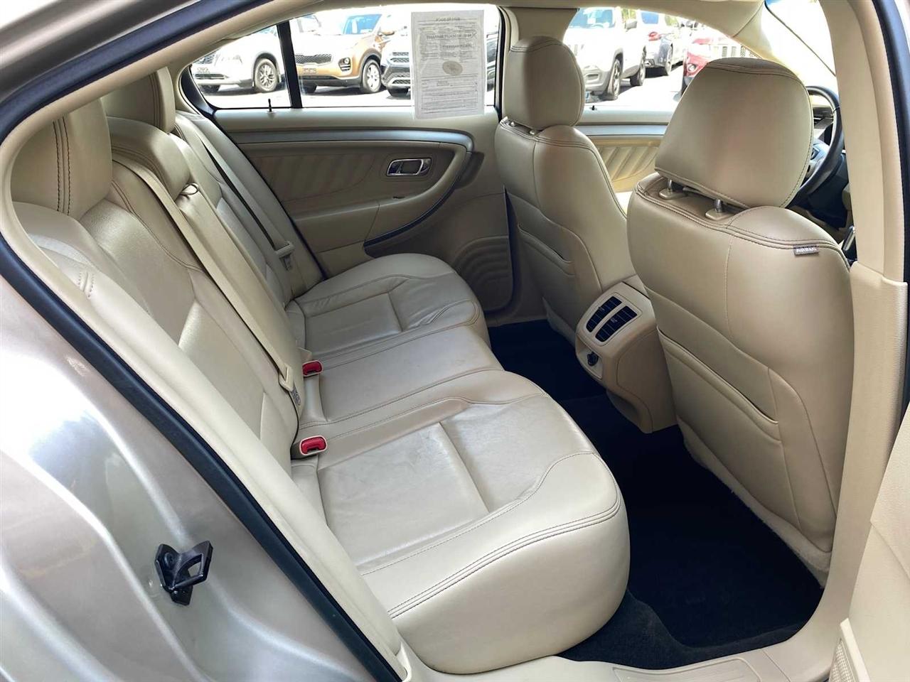 Ford Taurus SEL FWD 2017