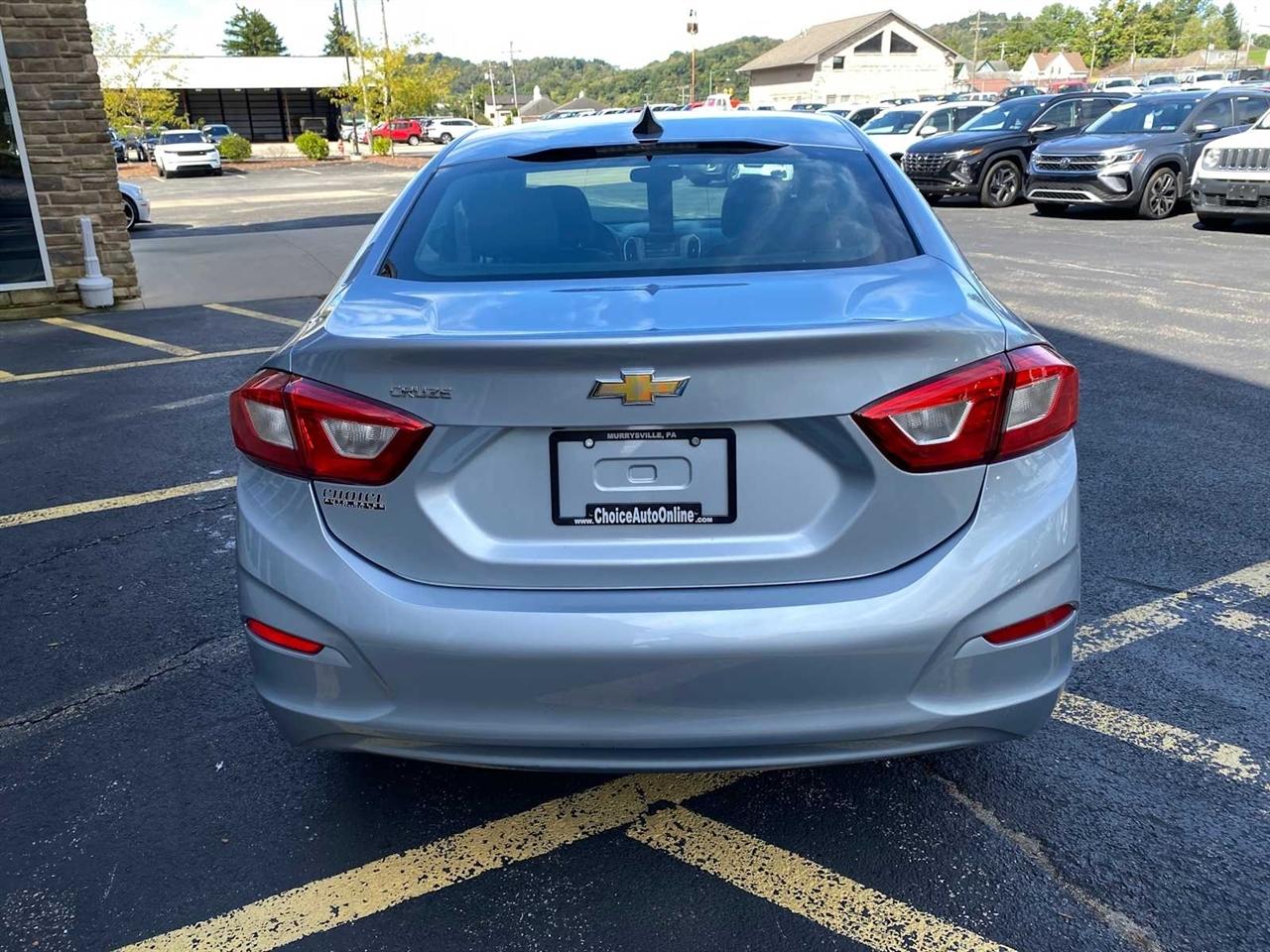 Chevrolet Cruze LS Auto 2018