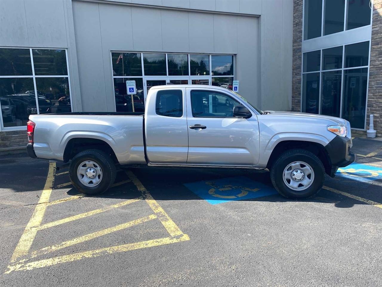 Toyota Tacoma SR5 Access Cab I4 6AT 2WD 2018