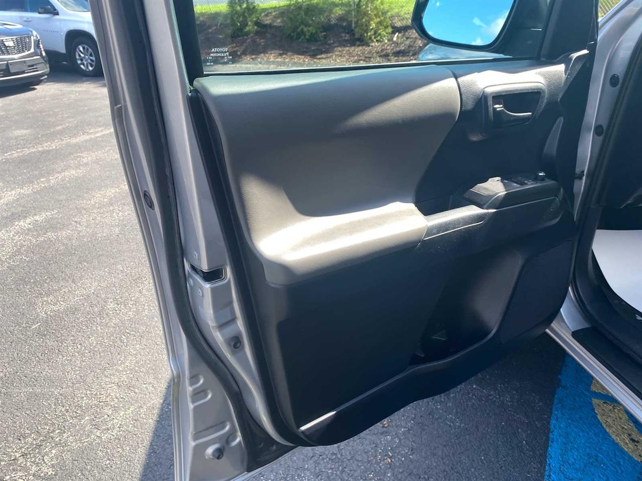 Toyota Tacoma SR5 Access Cab I4 6AT 2WD 2018
