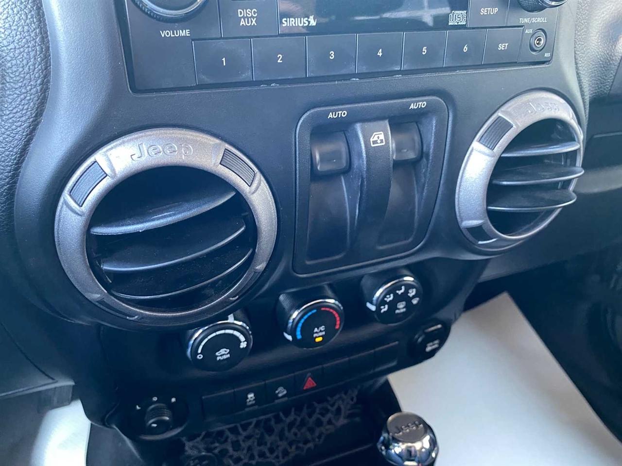 Jeep Wrangler Sport 4WD 2013