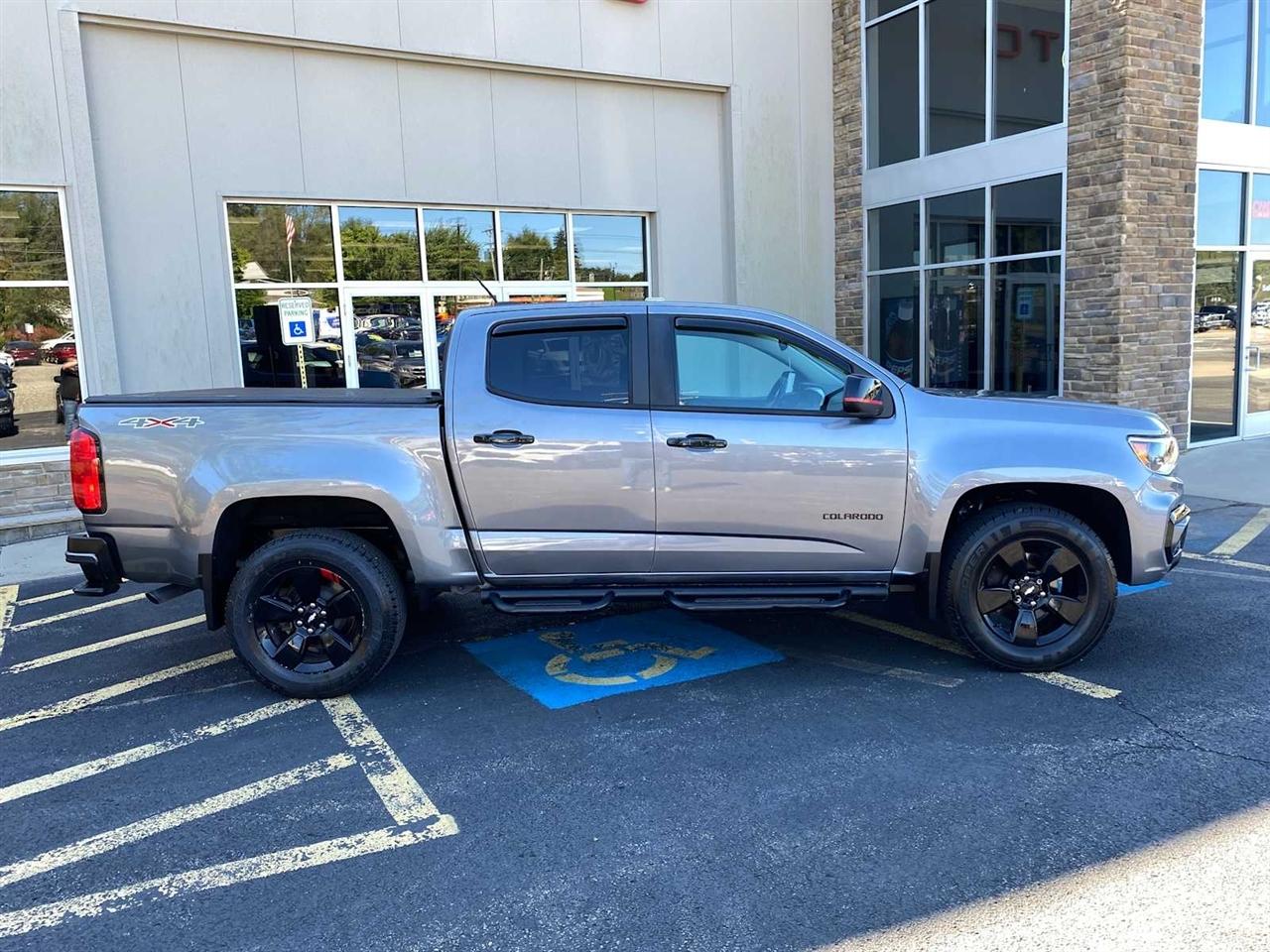 Chevrolet Colorado LT Crew Cab Long Box 4WD 2021