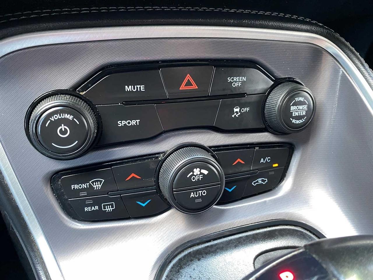 Dodge Challenger SXT 2020