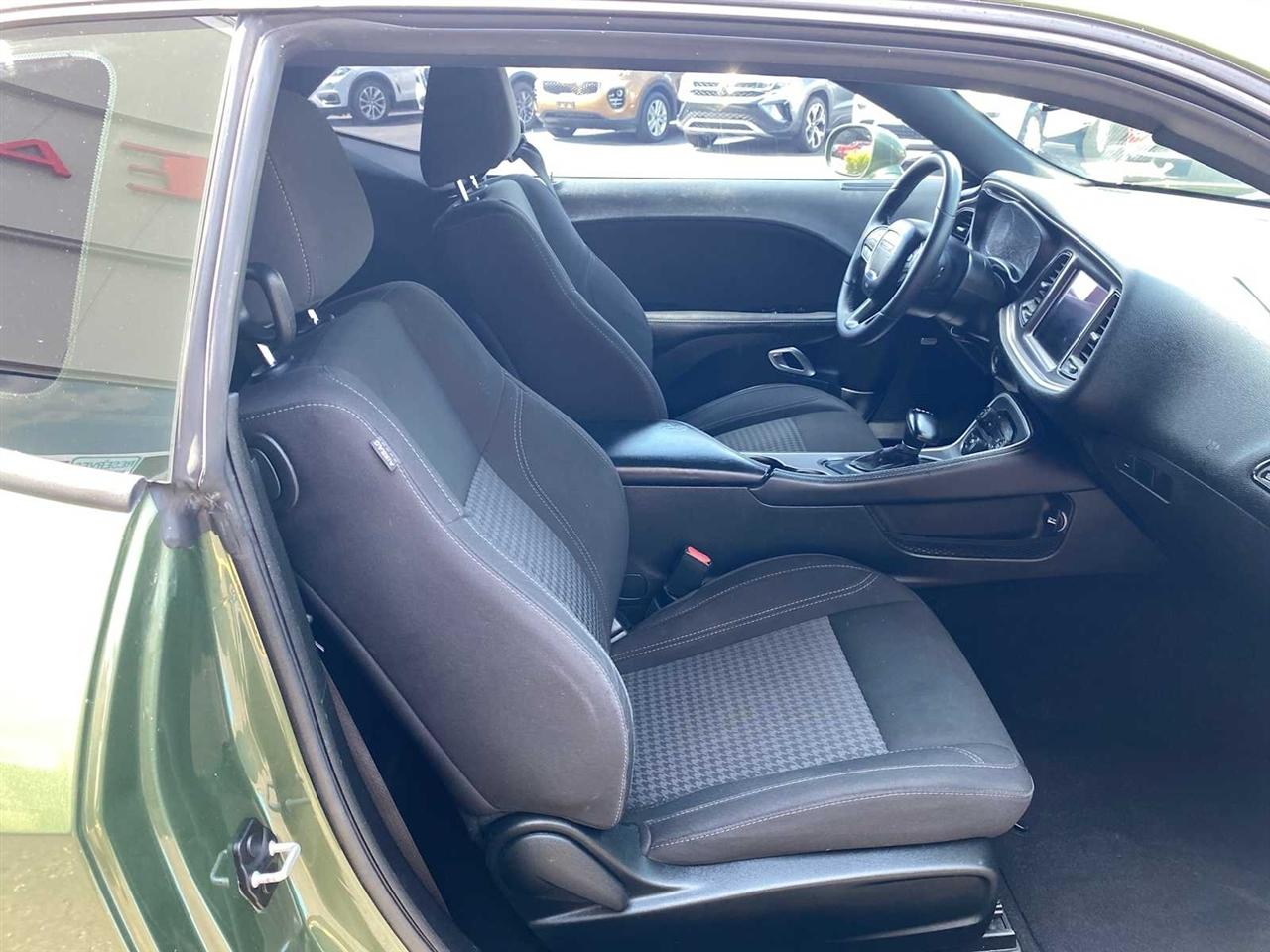 Dodge Challenger SXT 2020