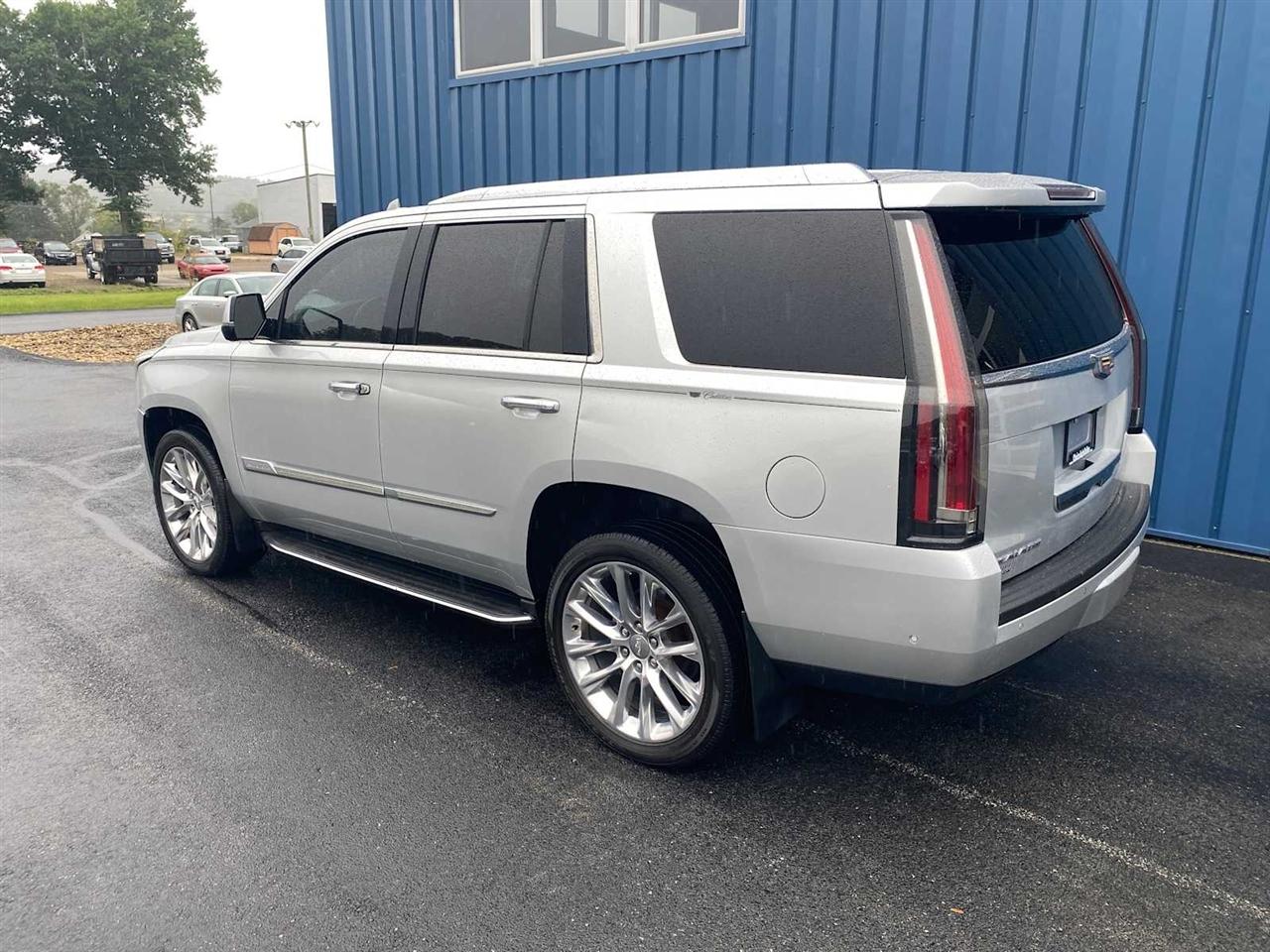 Cadillac Escalade Luxury 4WD 2017