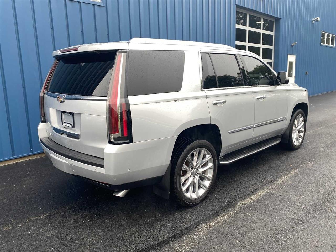 Cadillac Escalade Luxury 4WD 2017