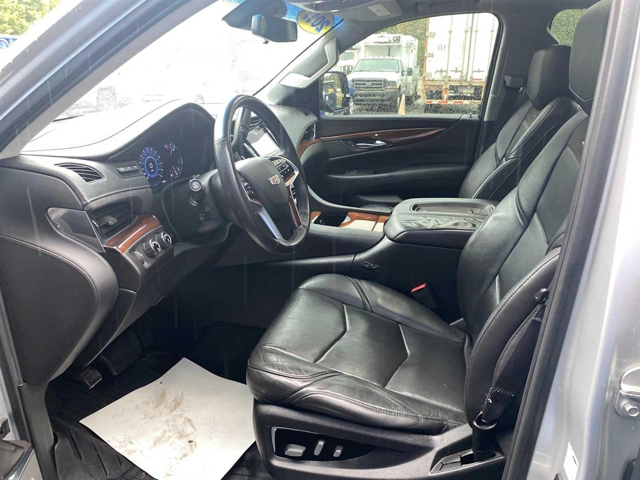 Cadillac Escalade Luxury 4WD 2017