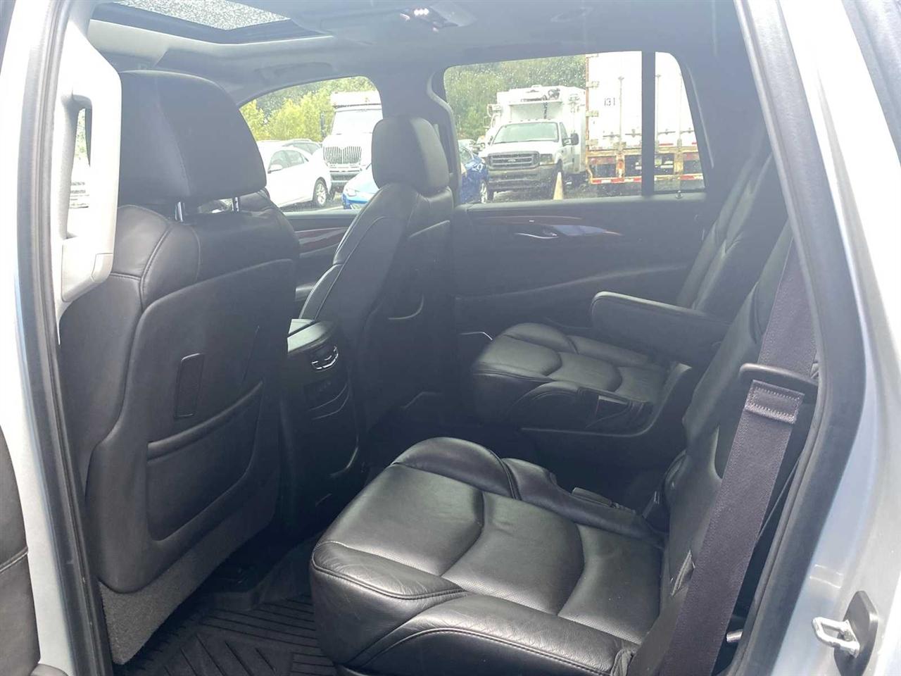 Cadillac Escalade Luxury 4WD 2017