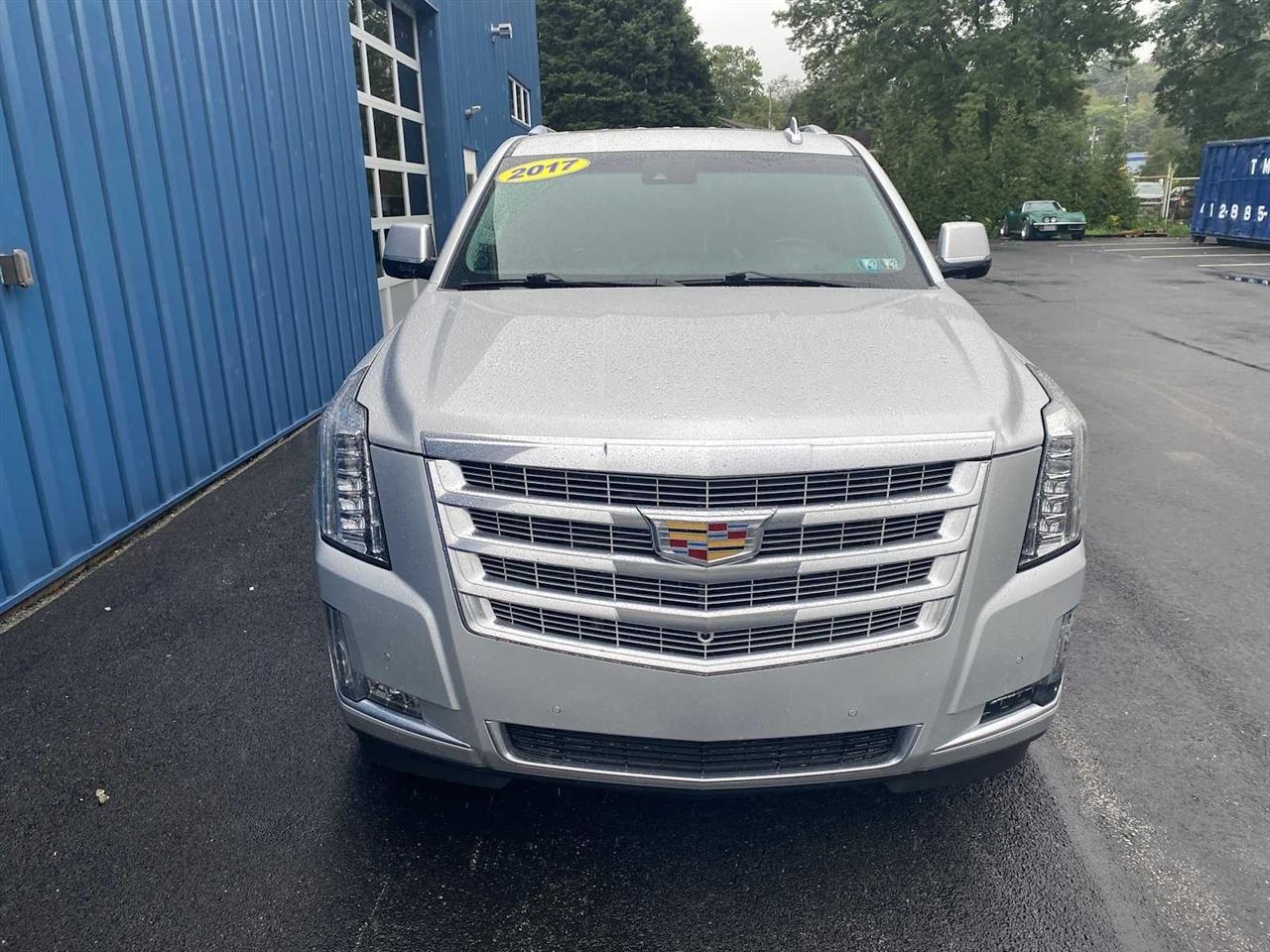 Cadillac Escalade Luxury 4WD 2017