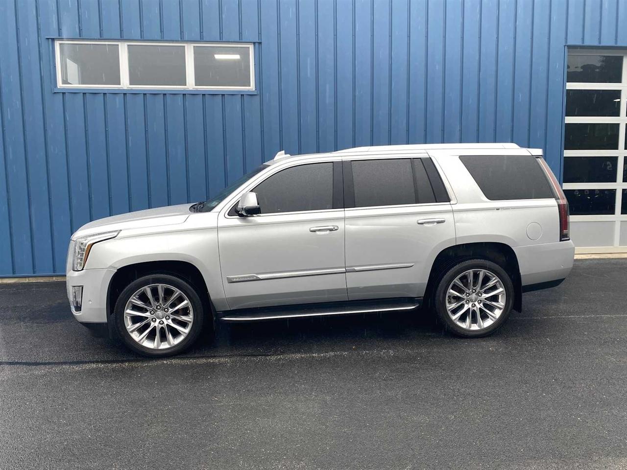 Cadillac Escalade Luxury 4WD 2017