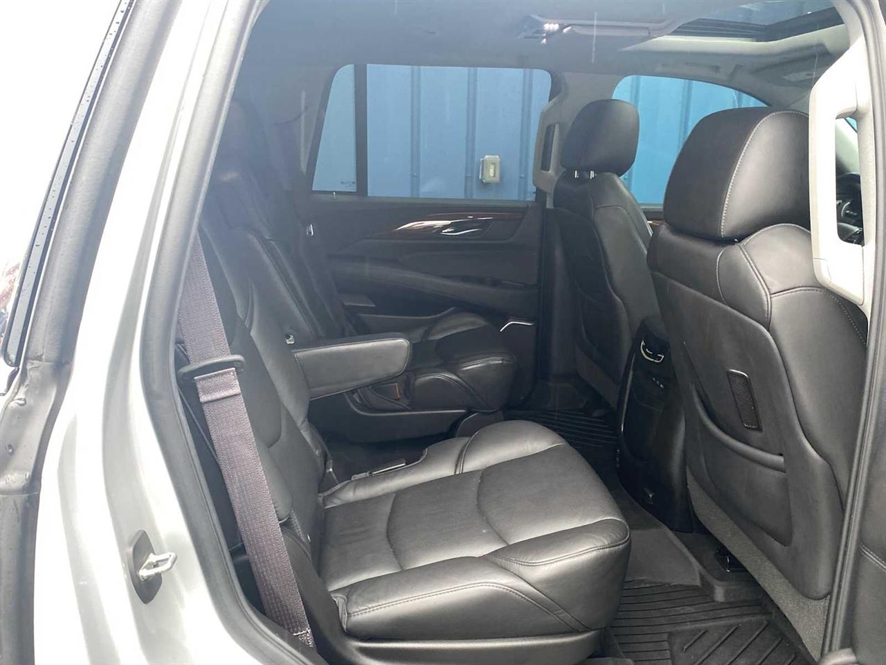 Cadillac Escalade Luxury 4WD 2017