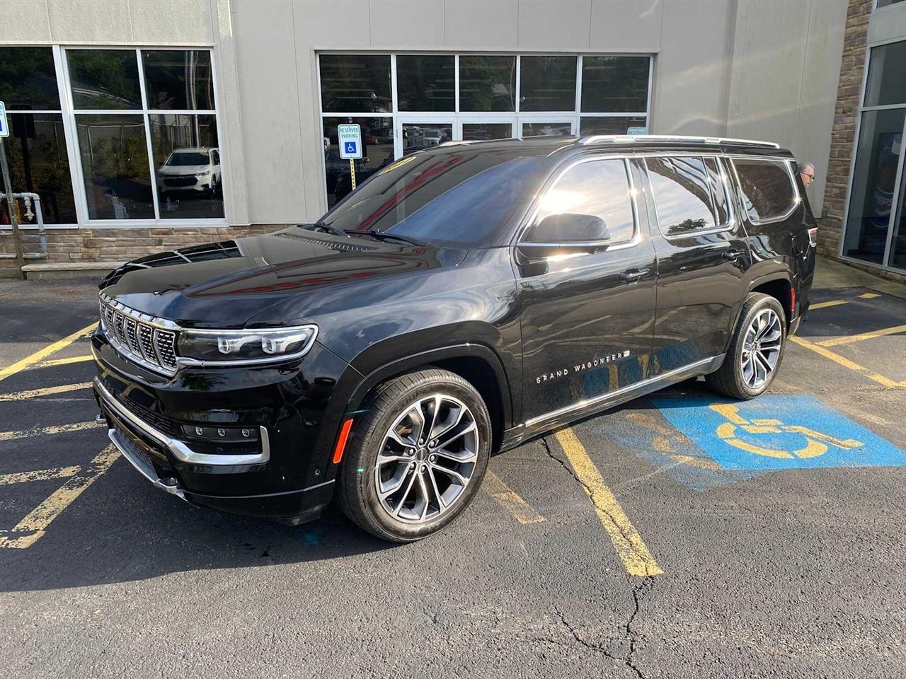 Jeep Grand Wagoneer Series III 4WD 2022
