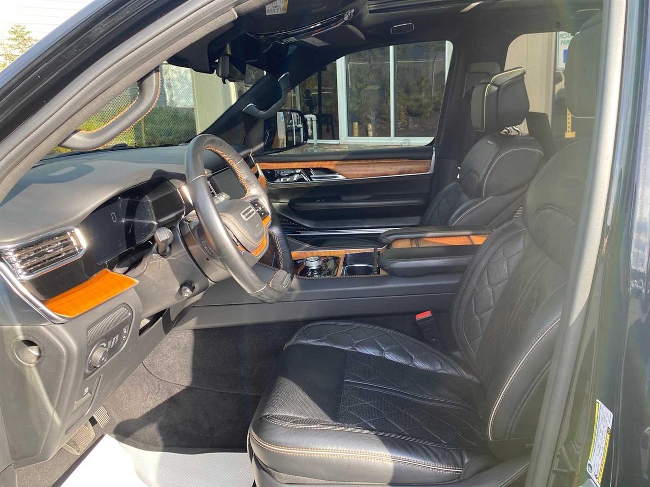 Jeep Grand Wagoneer Series III 4WD 2022
