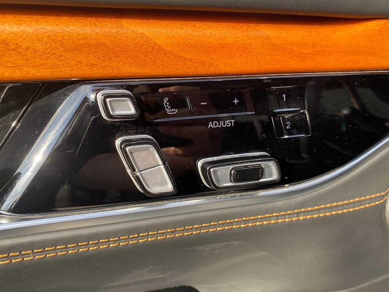 Jeep Grand Wagoneer Series III 4WD 2022