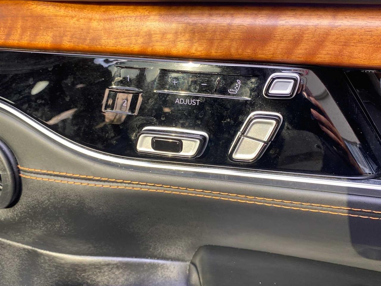 Jeep Grand Wagoneer Series III 4WD 2022