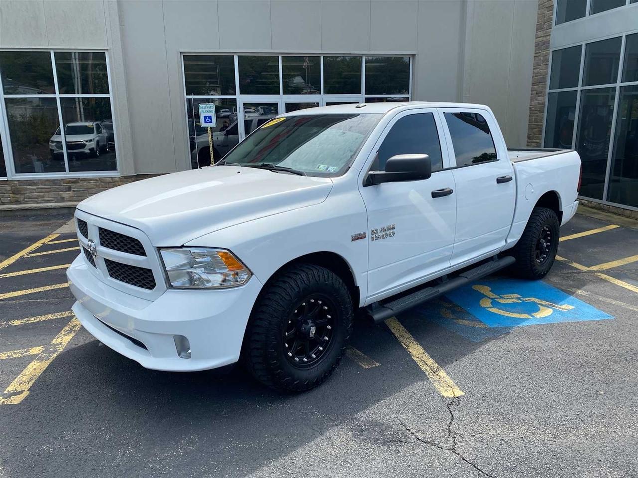 RAM 1500 Tradesman Crew Cab SWB 4WD 2016