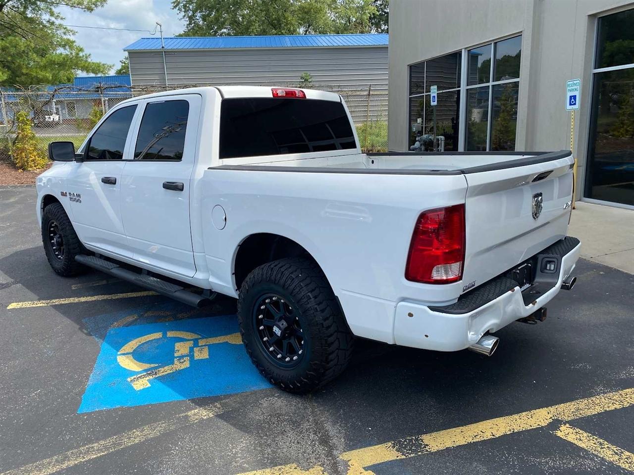 RAM 1500 Tradesman Crew Cab SWB 4WD 2016