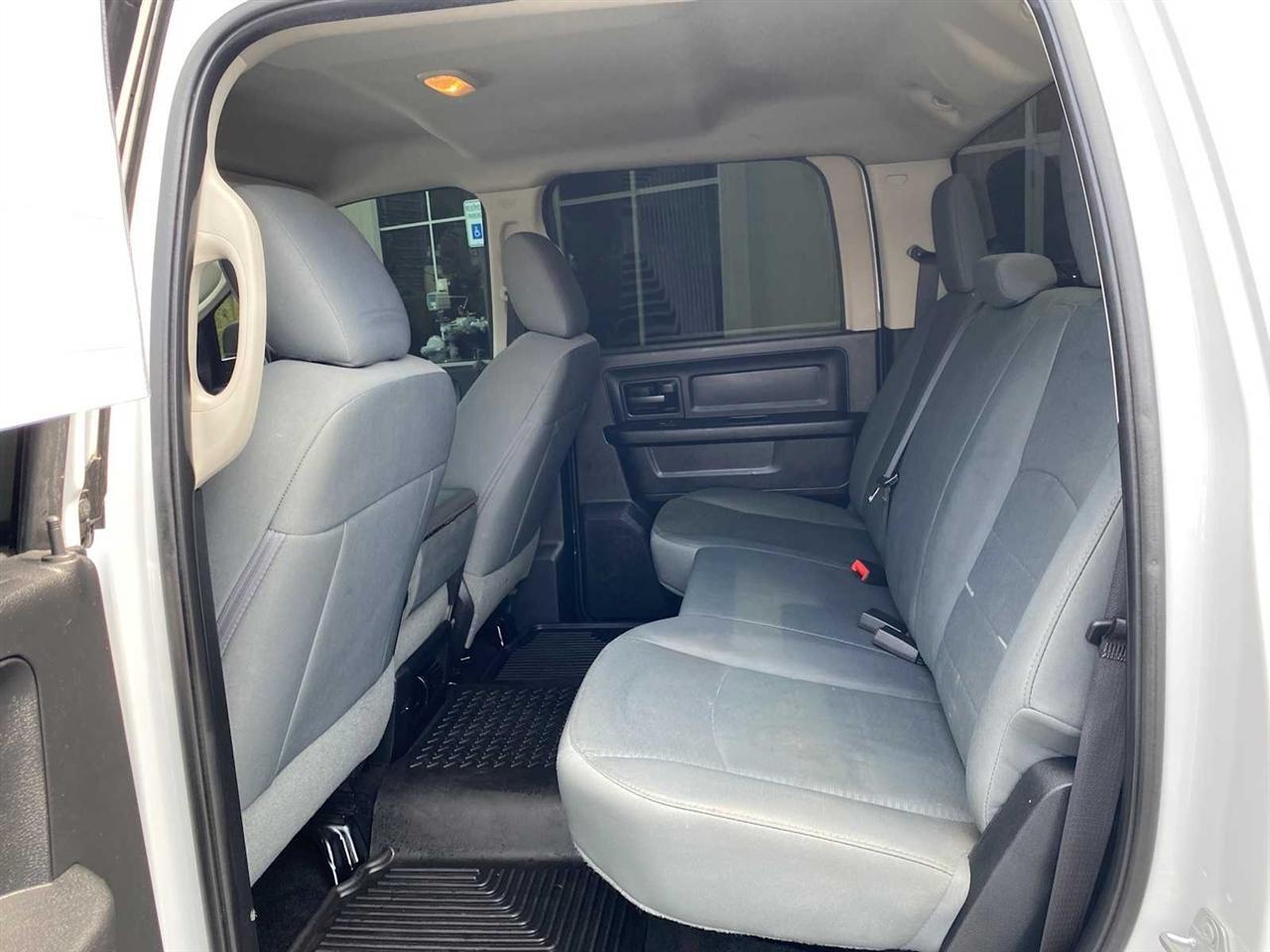 RAM 1500 Tradesman Crew Cab SWB 4WD 2016