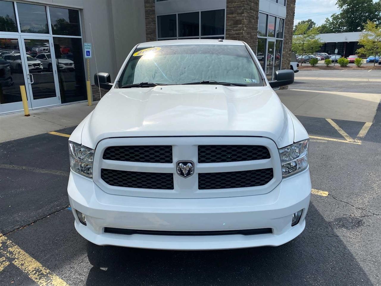 RAM 1500 Tradesman Crew Cab SWB 4WD 2016
