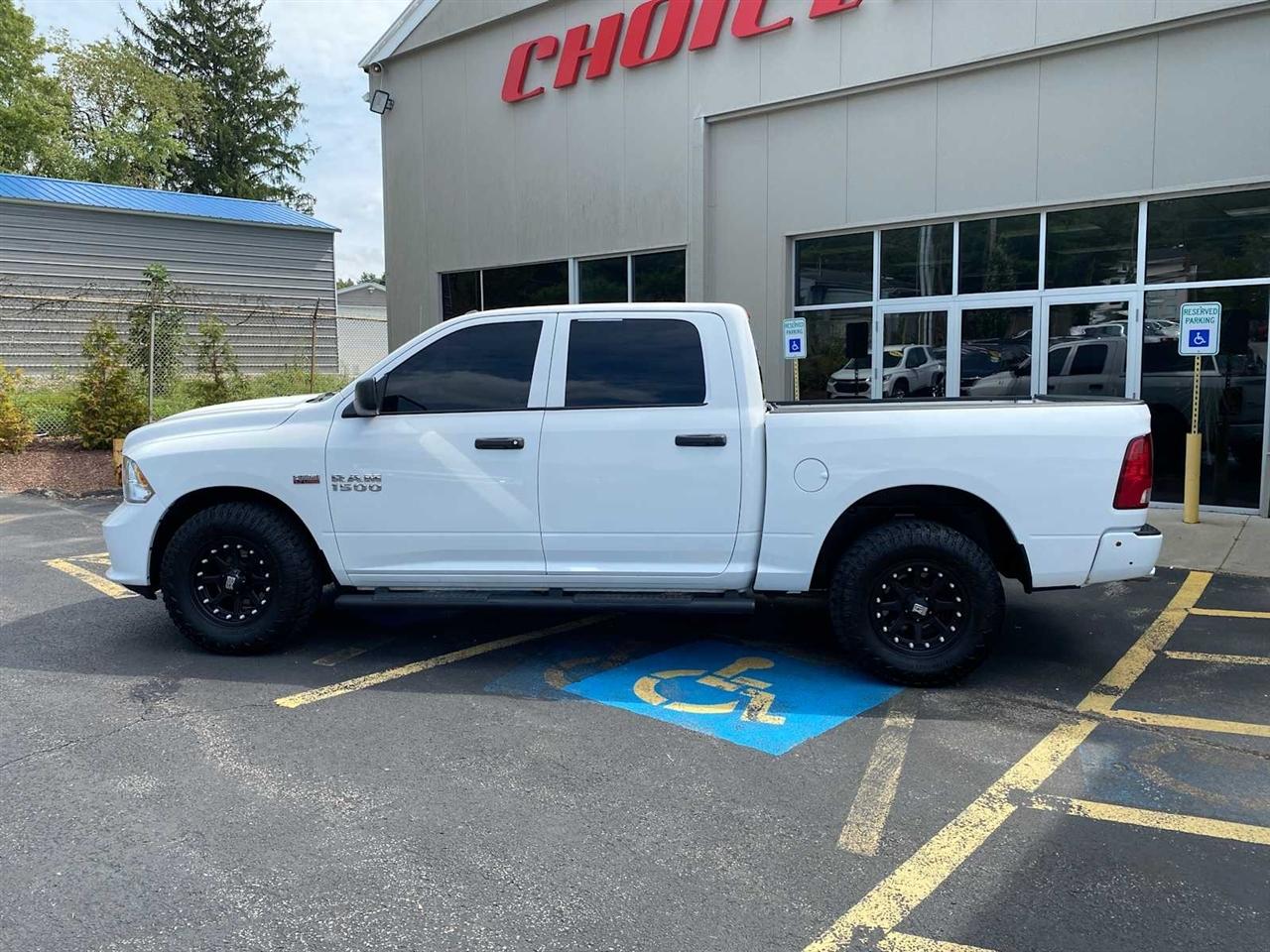 RAM 1500 Tradesman Crew Cab SWB 4WD 2016