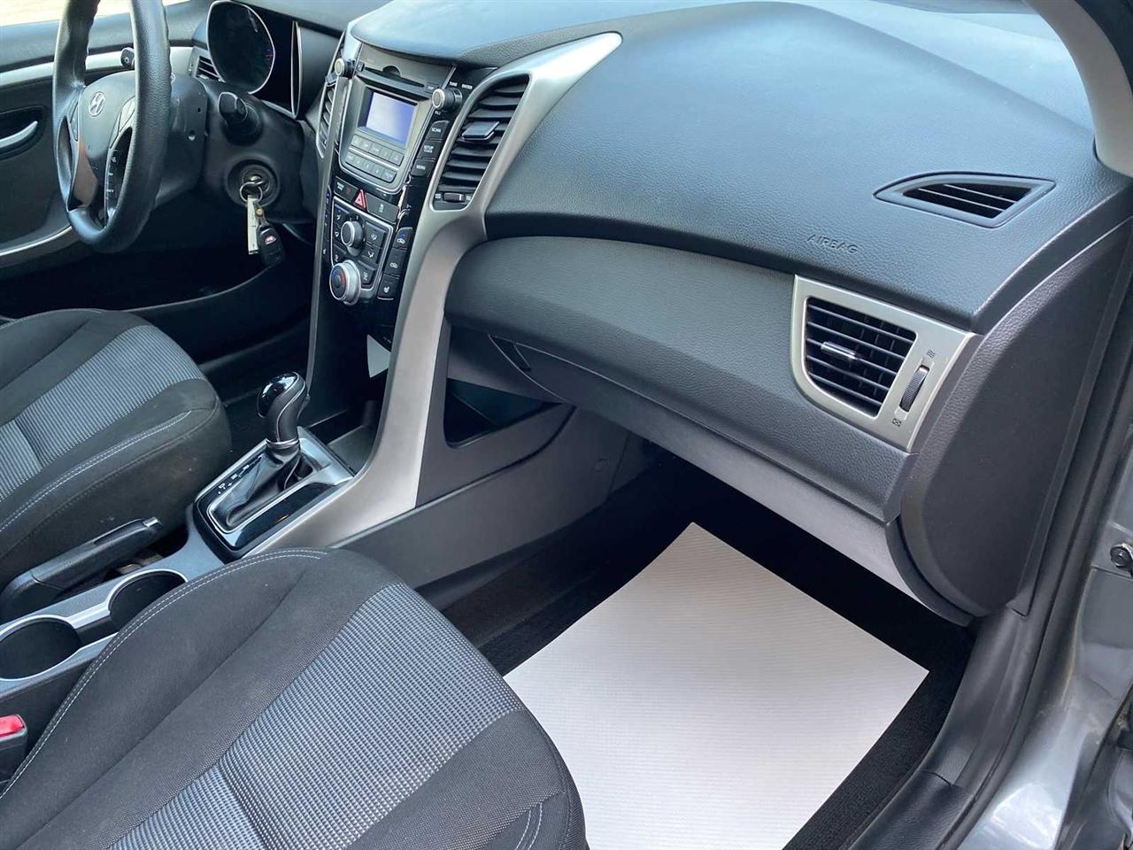Hyundai Elantra GT A/T 2016