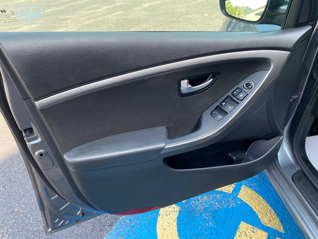Hyundai Elantra GT A/T 2016