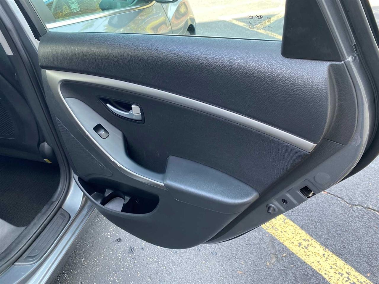 Hyundai Elantra GT A/T 2016