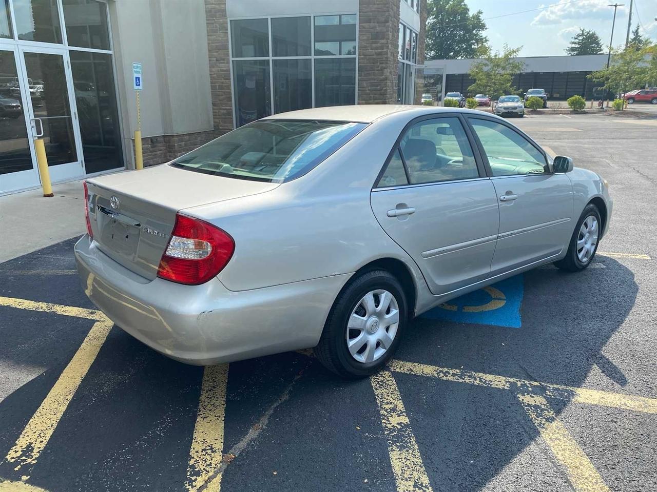 Toyota Camry LE 4D Sedan 2004