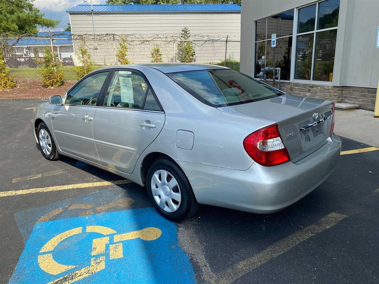 Toyota Camry LE 4D Sedan 2004