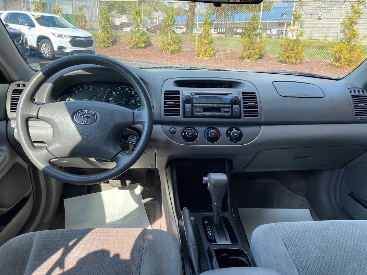 Toyota Camry LE 4D Sedan 2004