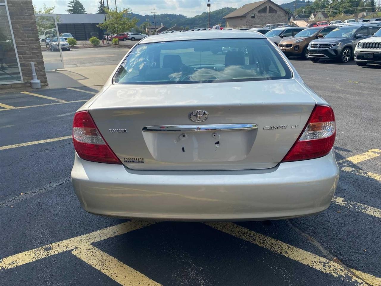 Toyota Camry LE 4D Sedan 2004