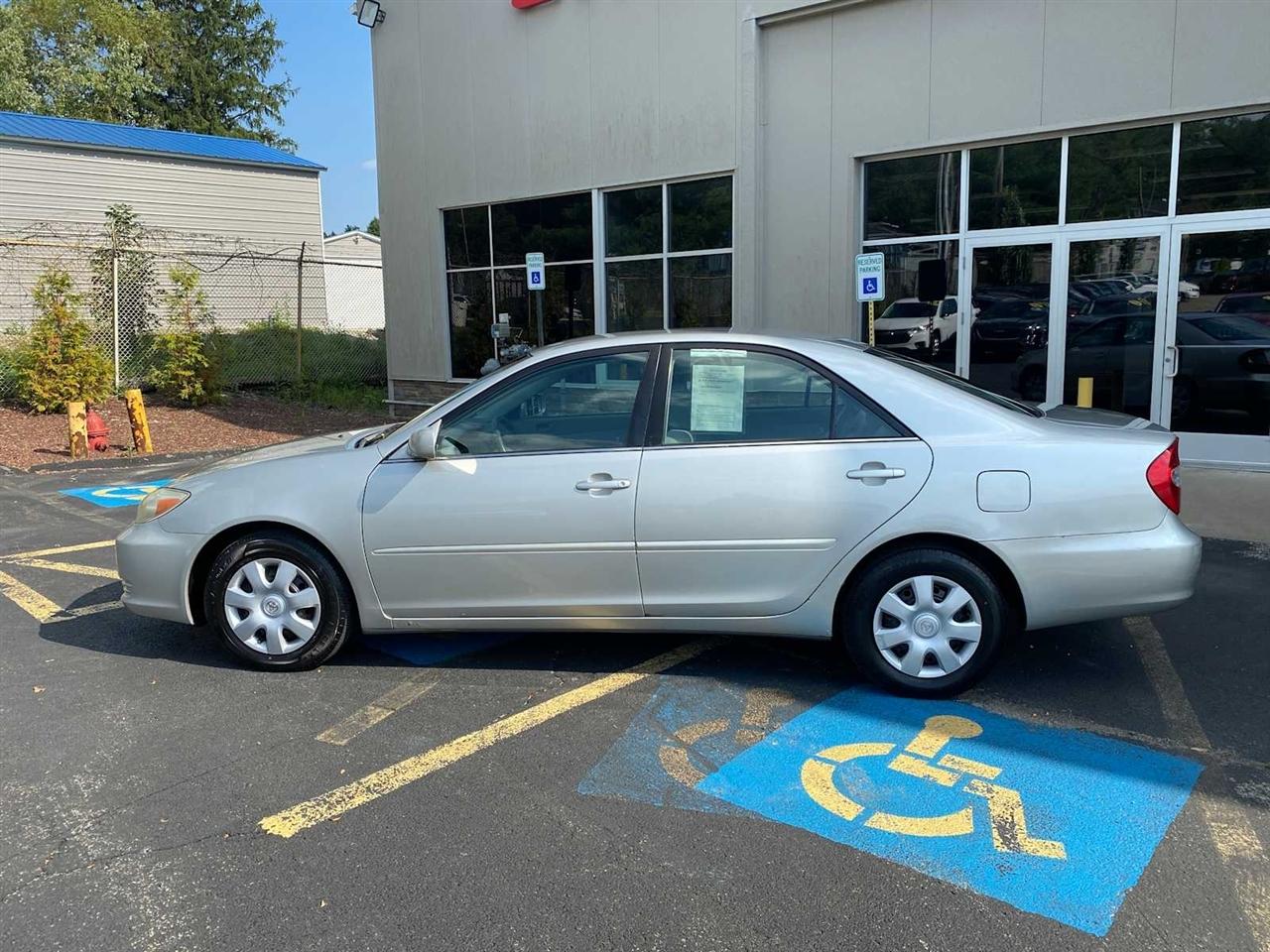 Toyota Camry LE 4D Sedan 2004