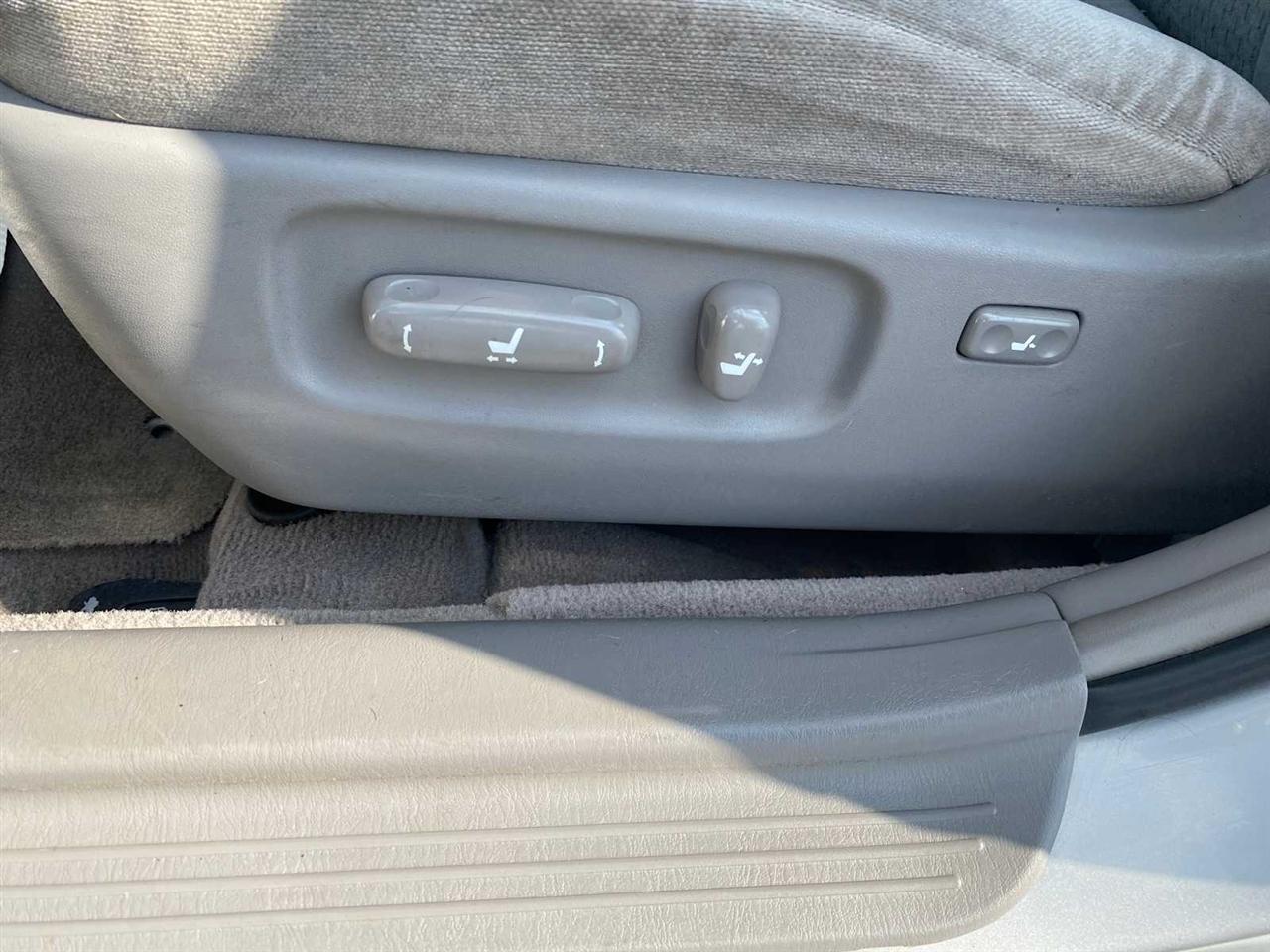 Toyota Camry LE 4D Sedan 2004
