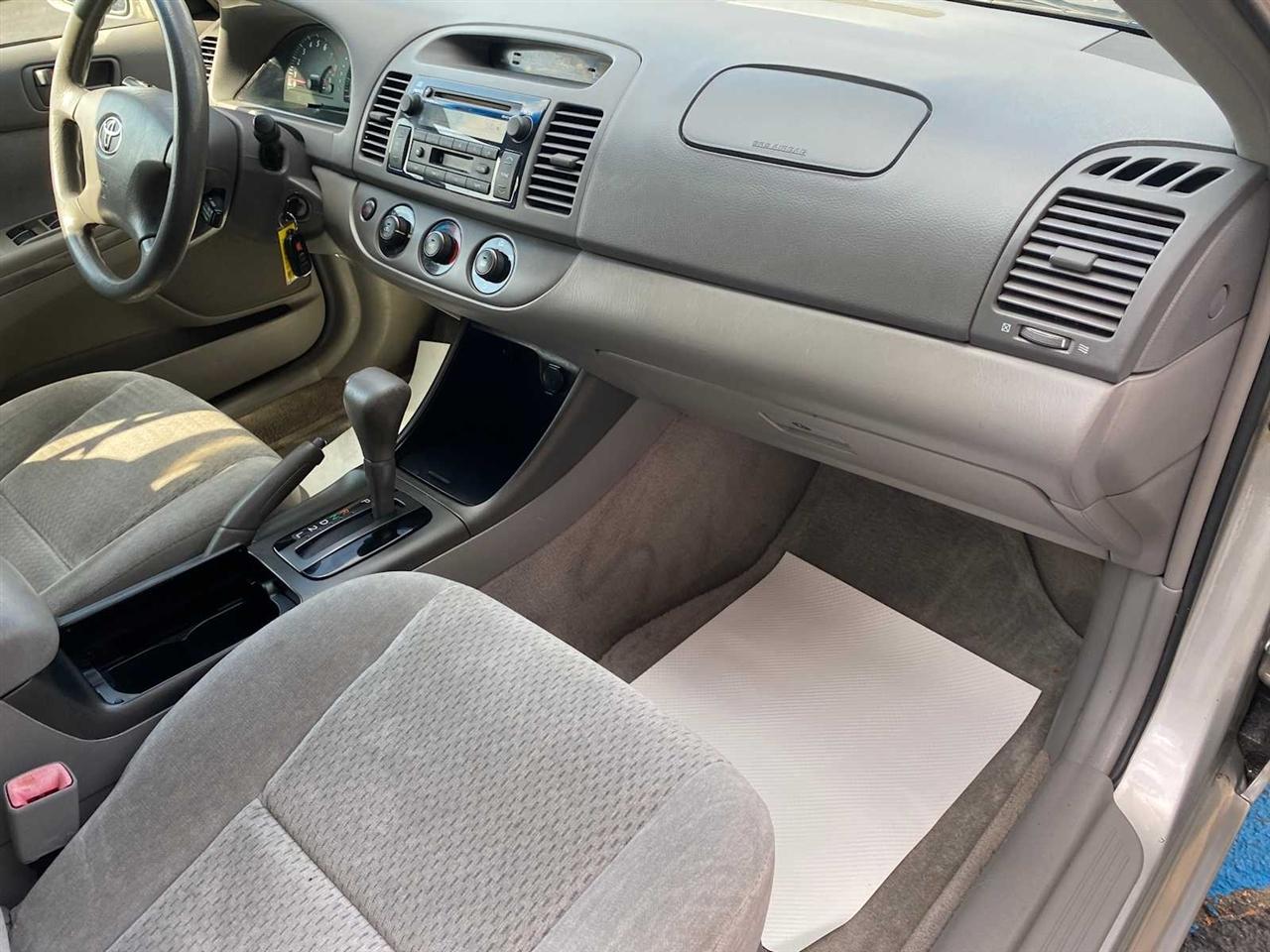 Toyota Camry LE 4D Sedan 2004